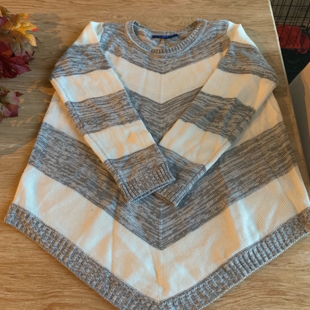 Handkerchief hem sweater